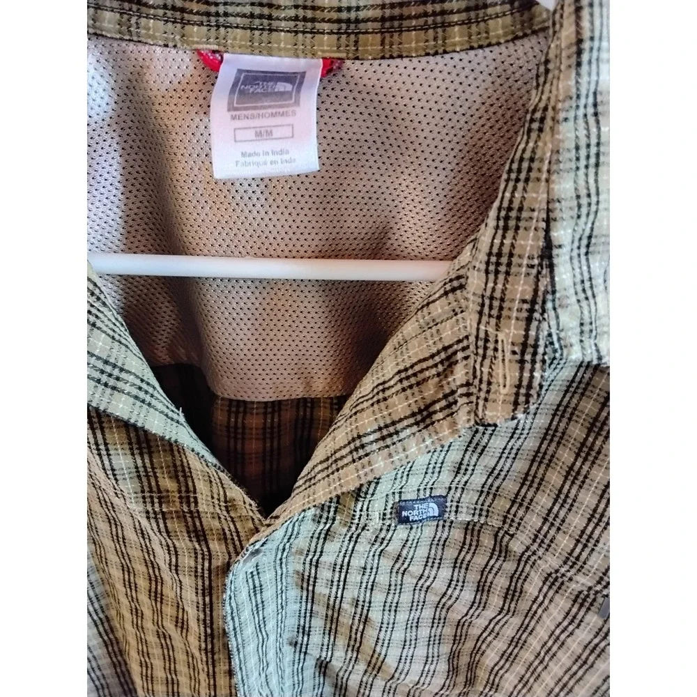 The North Face Mens Plaid Hiking Shirt Green Long Sleeve Mesh Back Size Medium